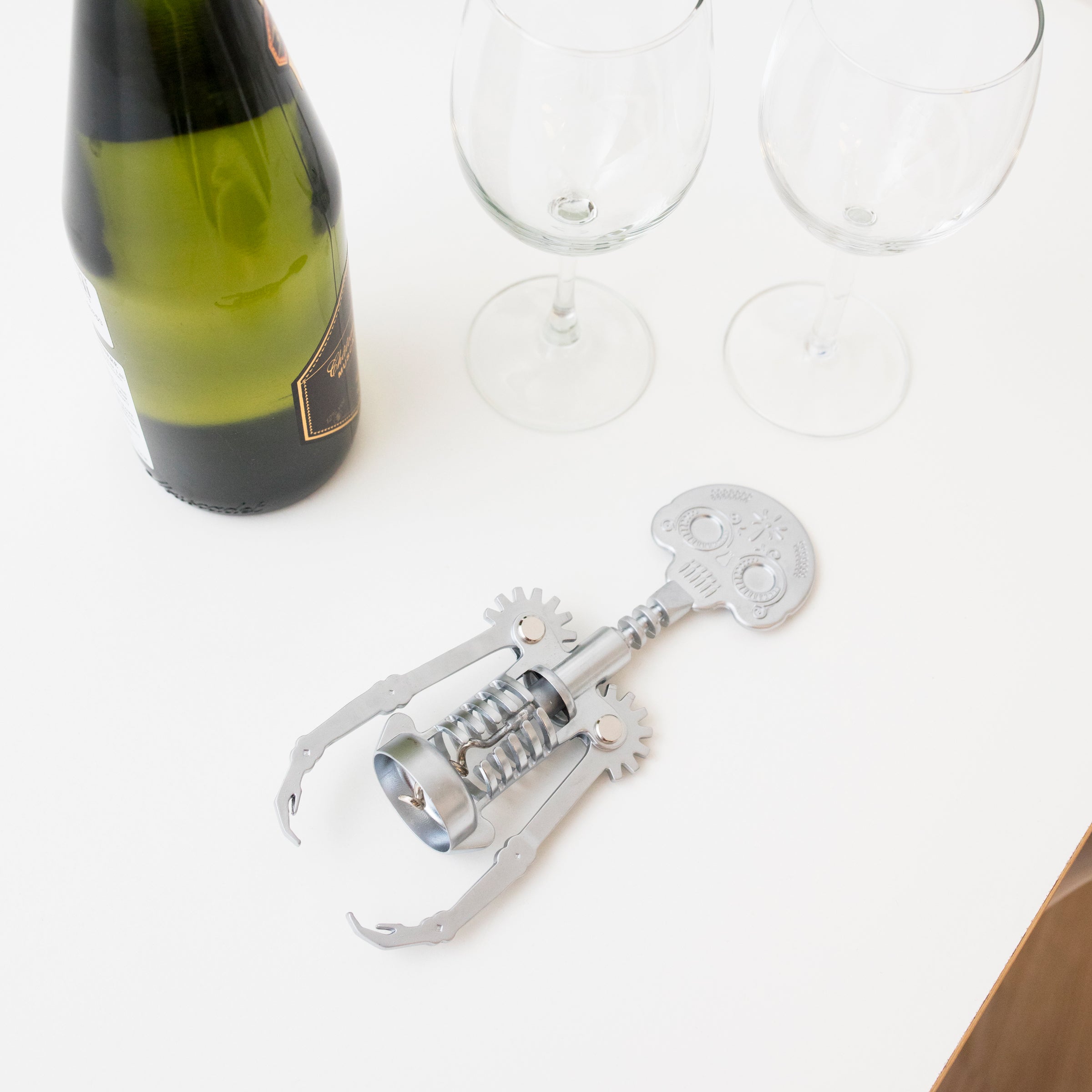 CS14_Skull-Corkscrew-KL-2016-0618-Action-4